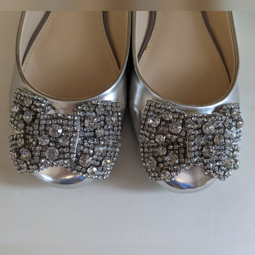 Betsy Johnson silver bow ballet flats - Picture 4 of 4